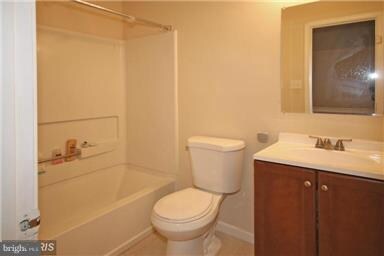 7833 Suiter Way, Hyattsville, MD 20785 - photo 6