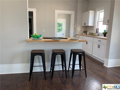 1214 N Milam St, Seguin, TX 78155 - photo 6