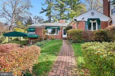 8621 Lancaster Dr, Bethesda, MD 20814 - photo 2