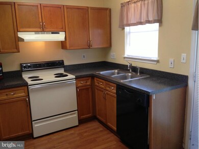 7986 Copperfield Way unit 106, Manassas, VA 20109 - photo 4