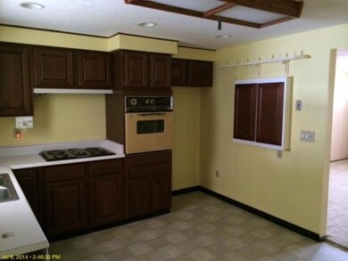 2149 Tupsfield kitchen2
