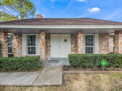 3902 Black Locust Dr, Houston, TX 77088 - photo 2