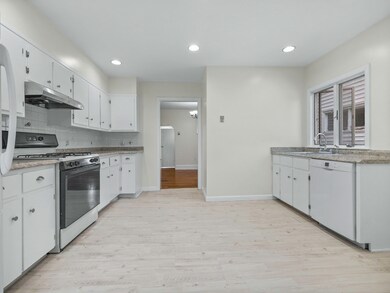 9 Lexington St, Watertown, MA 02472 - photo 7