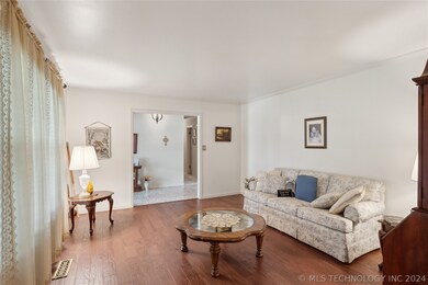 Living Room with hardwood Floors.