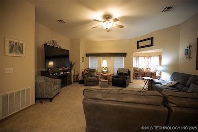 213 Laurel St, Lone Grove, OK 73443 - photo 5