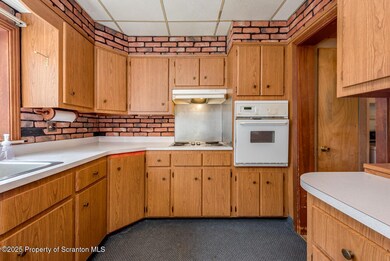 322 Bridge St, Old Forge, PA 18518 - photo 4