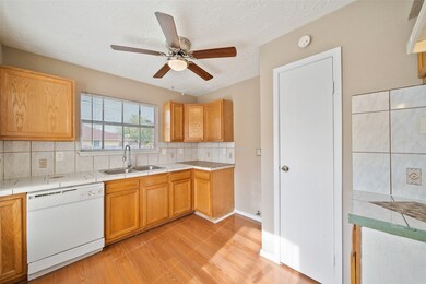 6613 Greenyard Dr, Houston, TX 77086 - photo 5