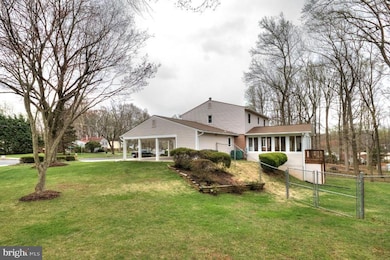 4700 Playfield St, Annandale, VA 22003 - photo 3