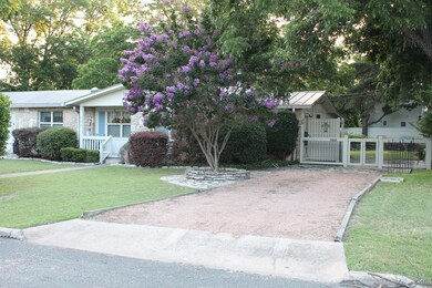 506 N Pecan St, Fredericksburg, TX 78624 - photo 2