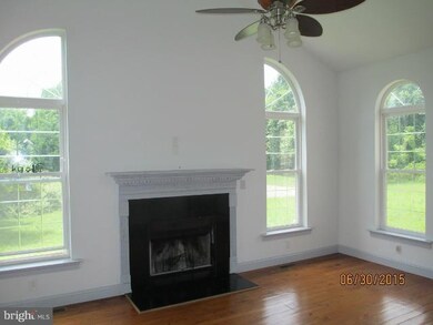 8548 Sandy Beach Ln, King George, VA 22485 - photo 2