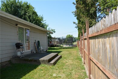 530 W Front St unit 1-3, Sumas, WA 98295 - photo 5