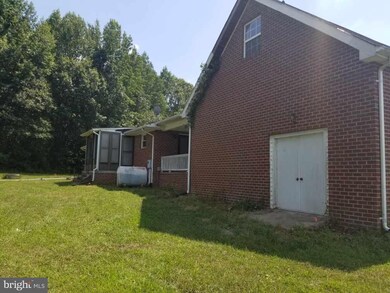 998 James Monroe Hwy, Colonial Beach, VA 22443 - photo 2