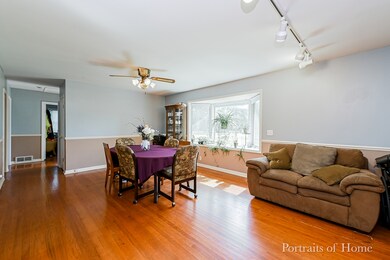 27W212 Bauer Rd, Naperville, IL 60563 - photo 4