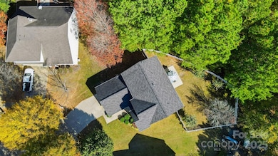 7200 Cascading Pines Dr, Fort Mill, SC 29708 - photo 4