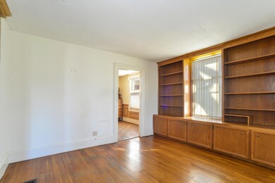 012-Sitting_Room-4000123-large