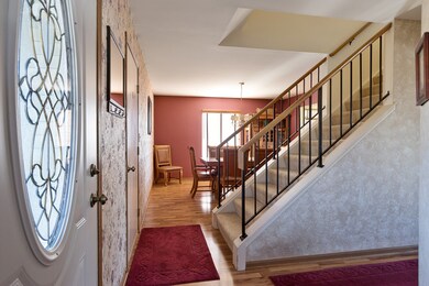 1843 Cambridge Dr, Carpentersville, IL 60110 - photo 3