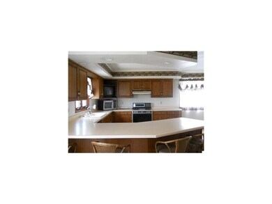 Kitchen. Huge ikitchen, lots of counter space, eat