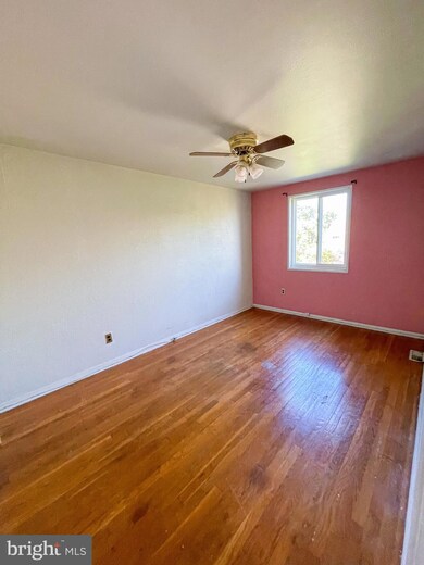 1008 Middleborough Rd, Essex, MD 21221 - photo 6