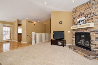 005-Living_Room-1434628-medium