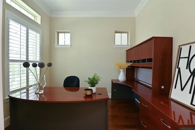 11906 Mcnabb Ln, Houston, TX 77082 - photo 2