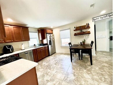 43 Hobart St unit B, Danvers, MA 01923 - photo 7