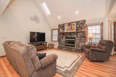 Great Room With Vaulted Ceilings open to above Lof