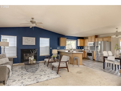 2488 Dorsey Dr, Hubbard, OR 97032 - photo 6