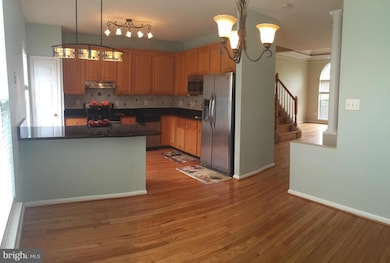 13273 Coppermill Dr, Herndon, VA 20171 - photo 4