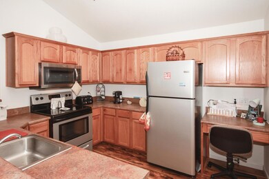 520 Riverview 506 med-8
