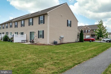 232 S Village Cir, Palmyra, PA 17078 - photo 4