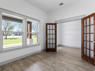 115 W Stagecoach Trail, Weatherford, TX 76085 - photo 5