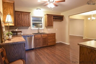 1545 Malcolm Ln, Wichita Falls, TX 76302 - photo 6
