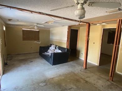 4605 John Bell Jr Dr, Tampa, FL 33610 - photo 3