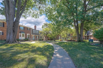 10009 W 95th St, Overland Park, KS 66212 - photo 3