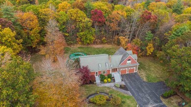 109 Heather Cir, Auburn, NH 03032 - photo 2