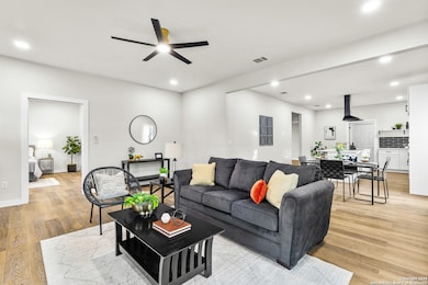 2706 W Cesar e Chavez Blvd, San Antonio, TX 78207 - photo 4