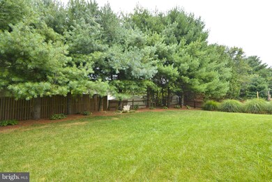 7478 Brandenburg Cir, Sykesville, MD 21784 - photo 2