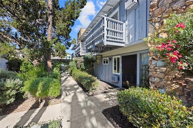 313 N Acacia Ave, Fullerton, CA 92831 - photo 2