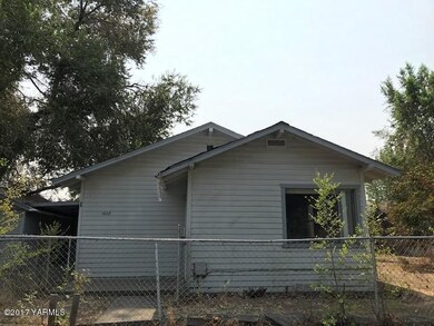 561-752538 Front of house