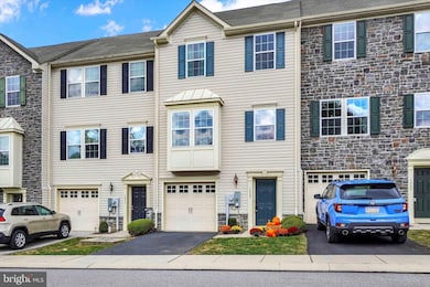 1269 Stonehaven Way unit 83, York, PA 17403 - photo 2