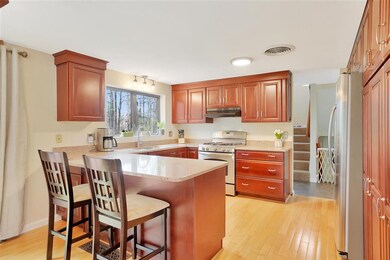 4 Cardinal Ct, MerriMacK, NH 03054 - photo 3