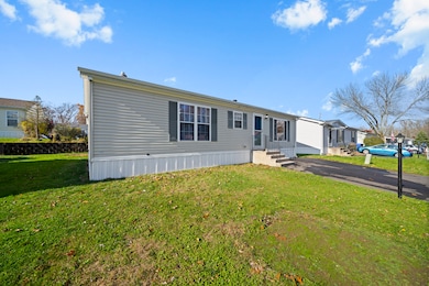 18 Laurel Cir, East Windsor, CT 06088 - photo 2