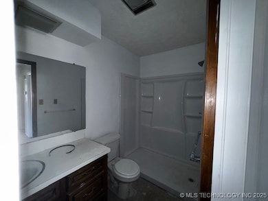 930 E 7th St unit B, Ada, OK 74820 - photo 5