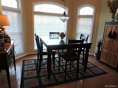 Kitchen Eating Area
