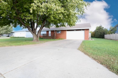 1215 24th Ave NE, Aberdeen, SD 57401 - photo 3