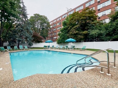 Hammond Park Condominiums unit 301, Chestnut Hill, MA 02467 - photo 2