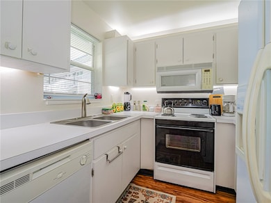 2800 Indian River Blvd unit 4, Vero Beach, FL 32960 - photo 5