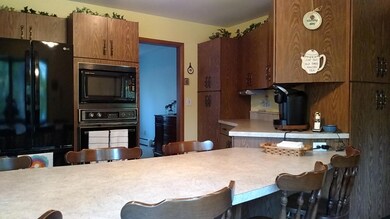 Custom Eat-In Kitchen