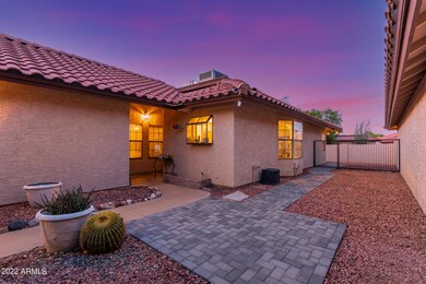 PRIVATE COURTYARD!