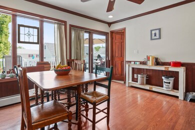 Eat in Kitchen